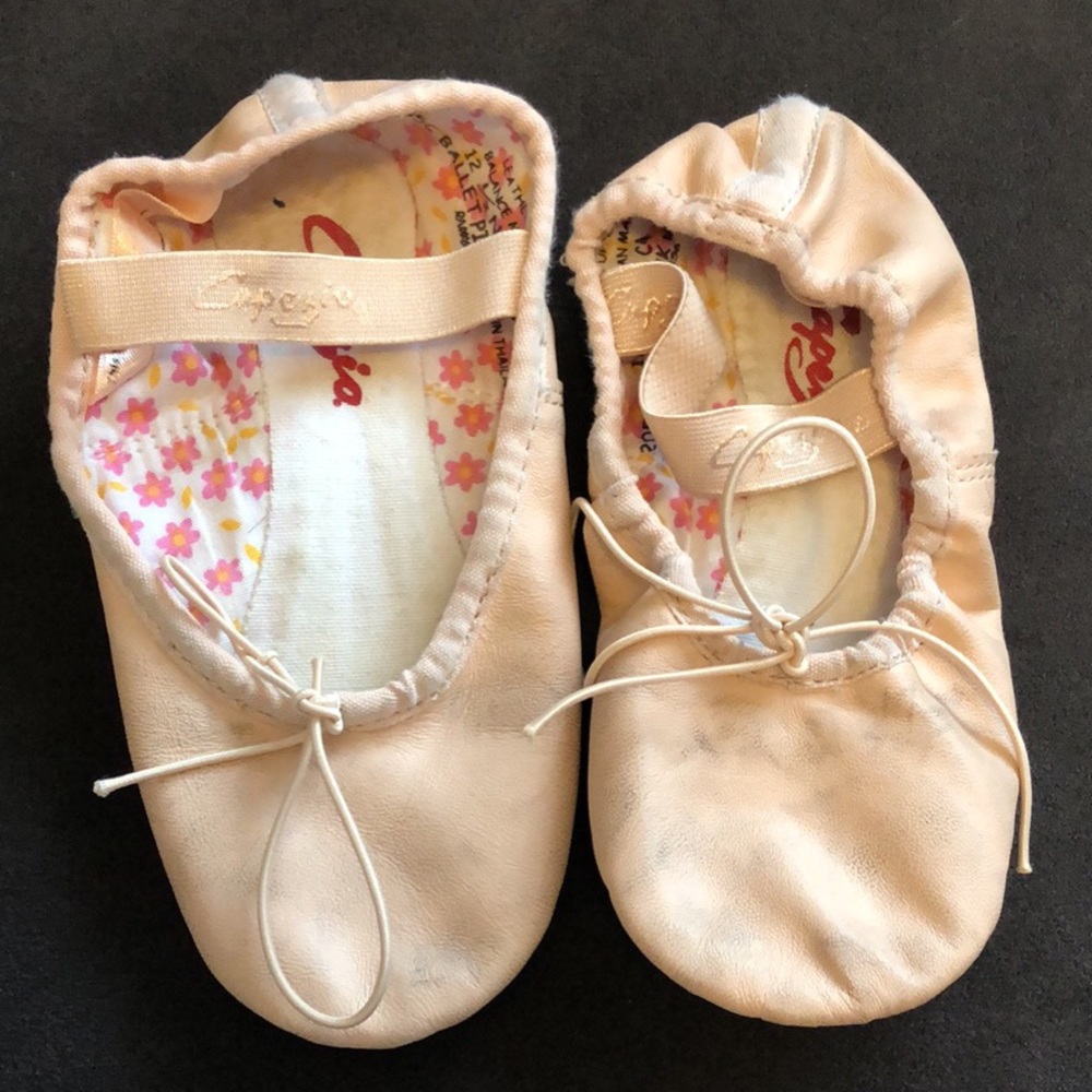 Capezio ballet slippers size 12 1/2 narrow